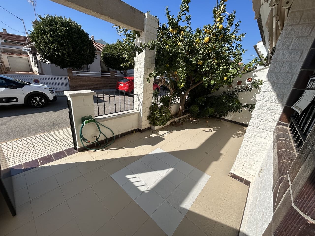 4 bedroom Townhouse for sale in Torre de la Horadada with garage - € 249,000 (Ref: 9655877)
