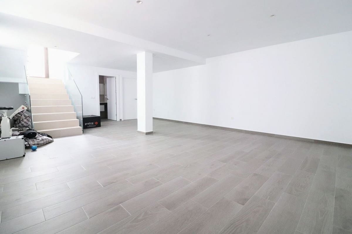 3 soverom Villa til salgs i Benijofar med svømmebasseng garasje - € 440 000 (Ref: 9655890)