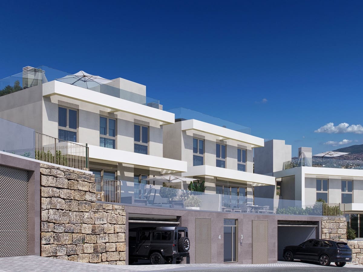 4 makuuhuone Huvila myytävänä paikassa La Cala de Mijas mukana uima-altaan - 990 000 € (Ref: 9659236)