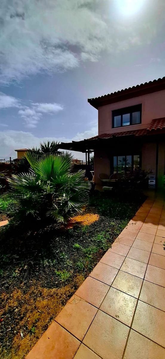 3 soverom Hus til salgs i Lajares med svømmebasseng - € 330 000 (Ref: 9659257)