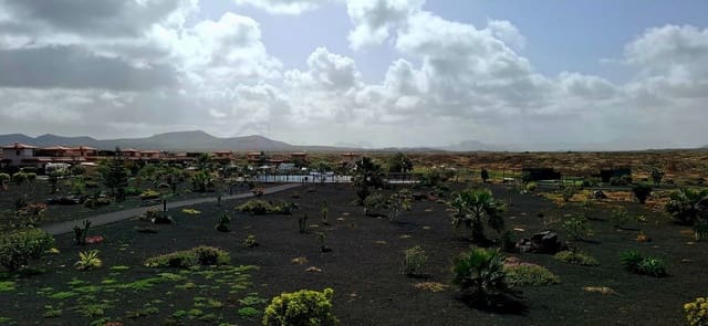 3 soverom Hus til salgs i Lajares, La Oliva med svømmebasseng - € 315 000 (Ref: 9659257)