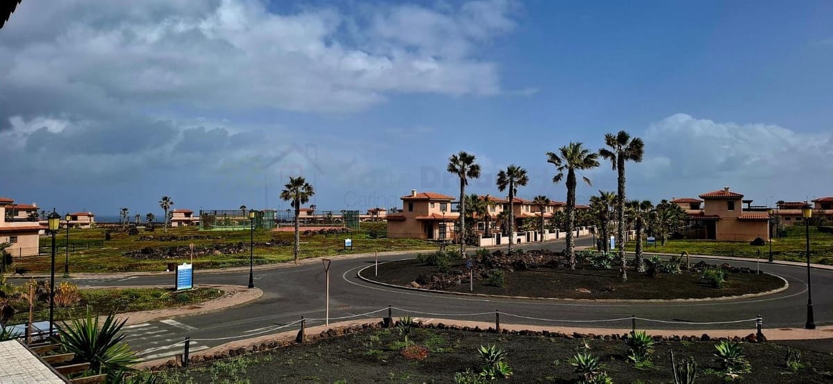 3 bedroom Townhouse for sale in Lajares with pool - € 315,000 (Ref: 9659257)