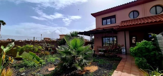 3 chambre Maison de Ville à vendre à Lajares, La Oliva avec piscine - 315 000 € (Ref: 9659257)