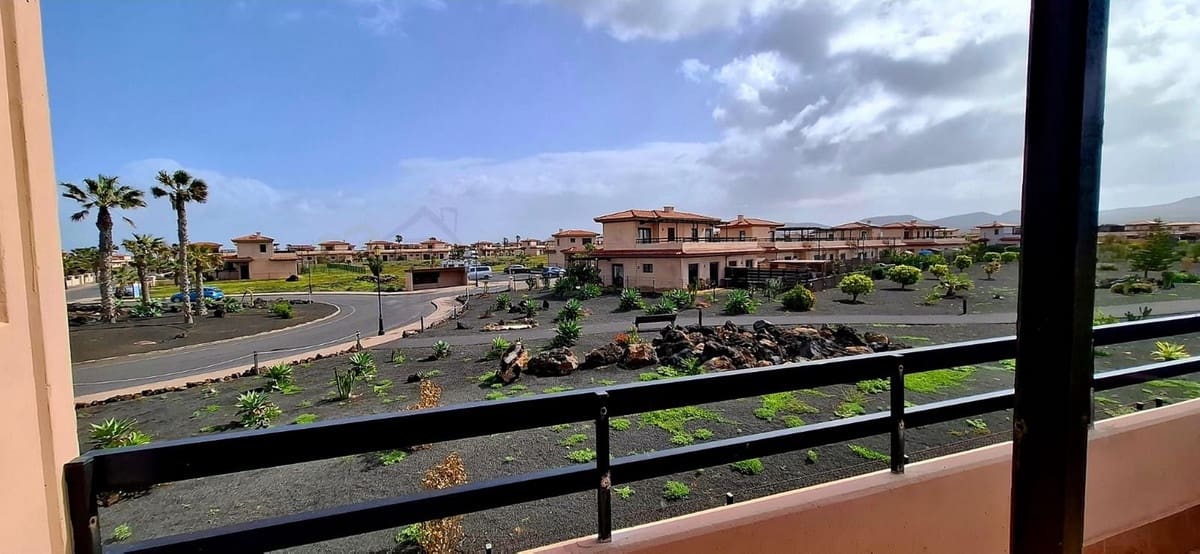 3 bedroom Townhouse for sale in Lajares with pool - € 315,000 (Ref: 9659257)