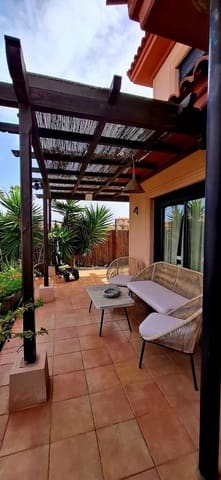 3 bedroom Townhouse for sale in Lajares, La Oliva with pool - € 295,000 (Ref: 9659257)