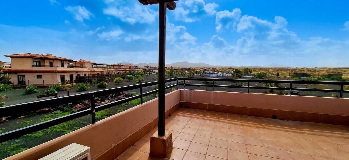 3 sovrum Villa till salu i La Oliva med pool - 295 000 € (Ref: 9659257)