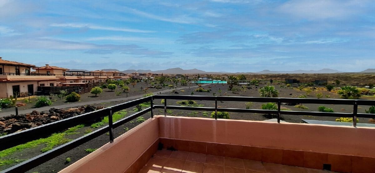 3 sovrum Villa till salu i La Oliva med pool - 295 000 € (Ref: 9659257)