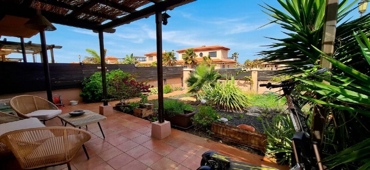 3 sovrum Villa till salu i La Oliva med pool - 295 000 € (Ref: 9659257)