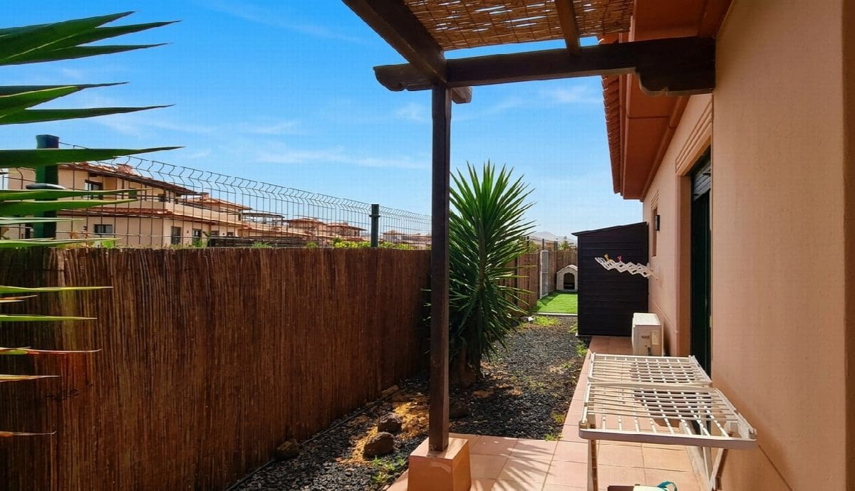 3 sovrum Villa till salu i La Oliva med pool - 295 000 € (Ref: 9659257)
