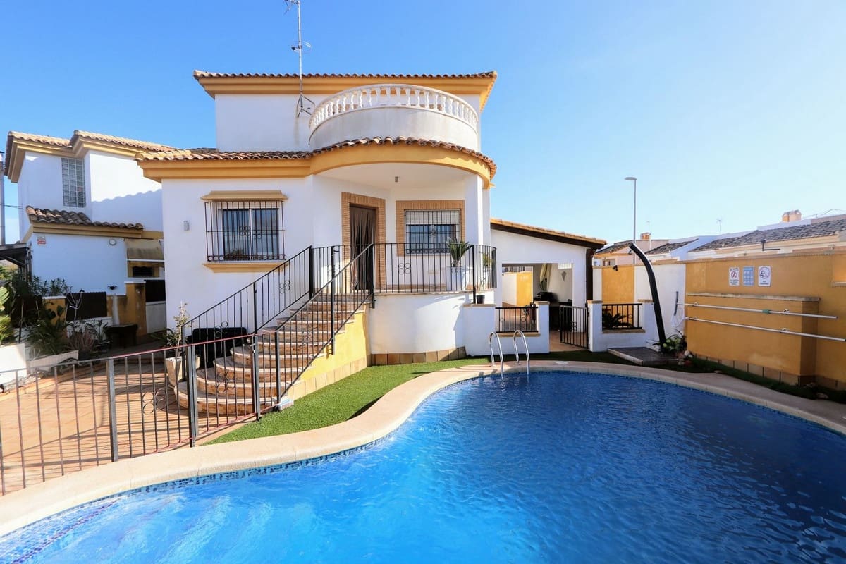 Chalet de 3 habitaciones en Sucina en venta con piscina - 325.000 € (Ref: 9659258)