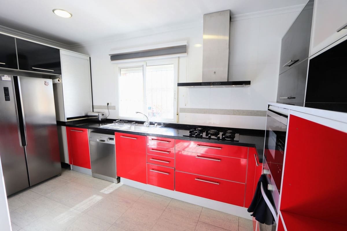 Chalet de 3 habitaciones en Sucina en venta con piscina - 325.000 € (Ref: 9659258)