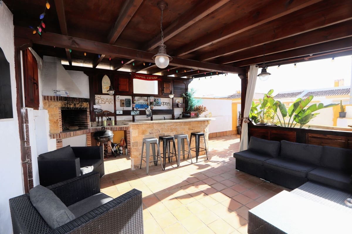 Chalet de 3 habitaciones en Sucina en venta con piscina - 325.000 € (Ref: 9659258)