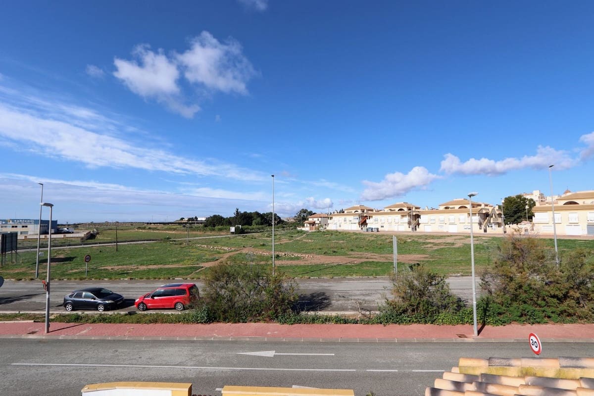 Chalet de 3 habitaciones en Sucina en venta con piscina - 299.500 € (Ref: 9659258)