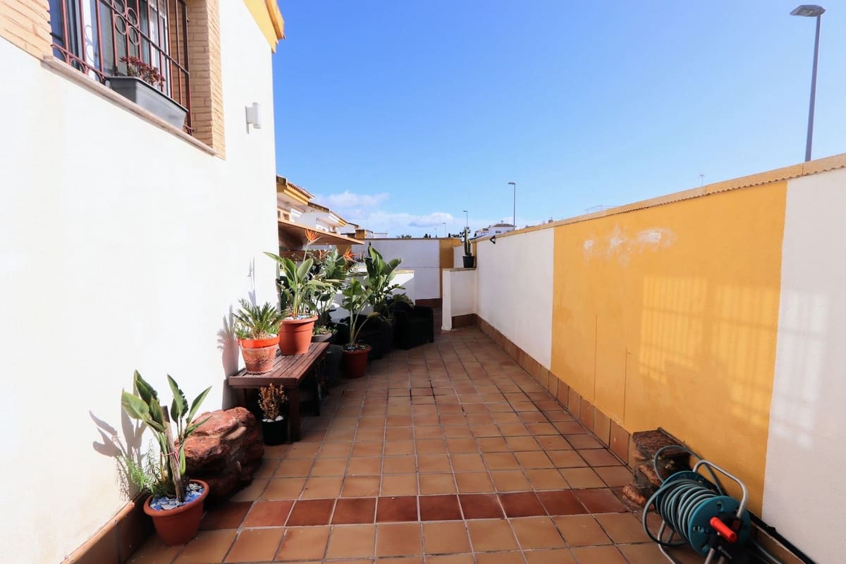 Chalet de 3 habitaciones en Sucina en venta con piscina - 299.500 € (Ref: 9659258)