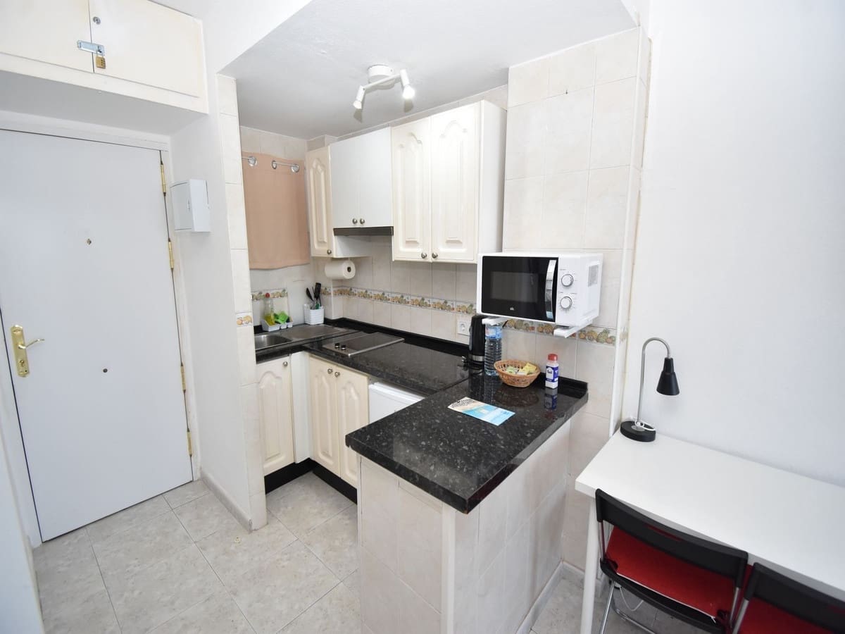 Apartament na sprzedaż w Benalmadena z basenem - 248 000 € (Ref: 9666287)