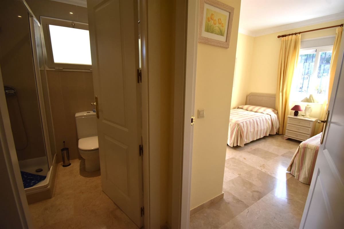 2 slaapkamer Appartement te koop in La Cala Hills met zwembad - € 359.000 (Ref: 9666288)