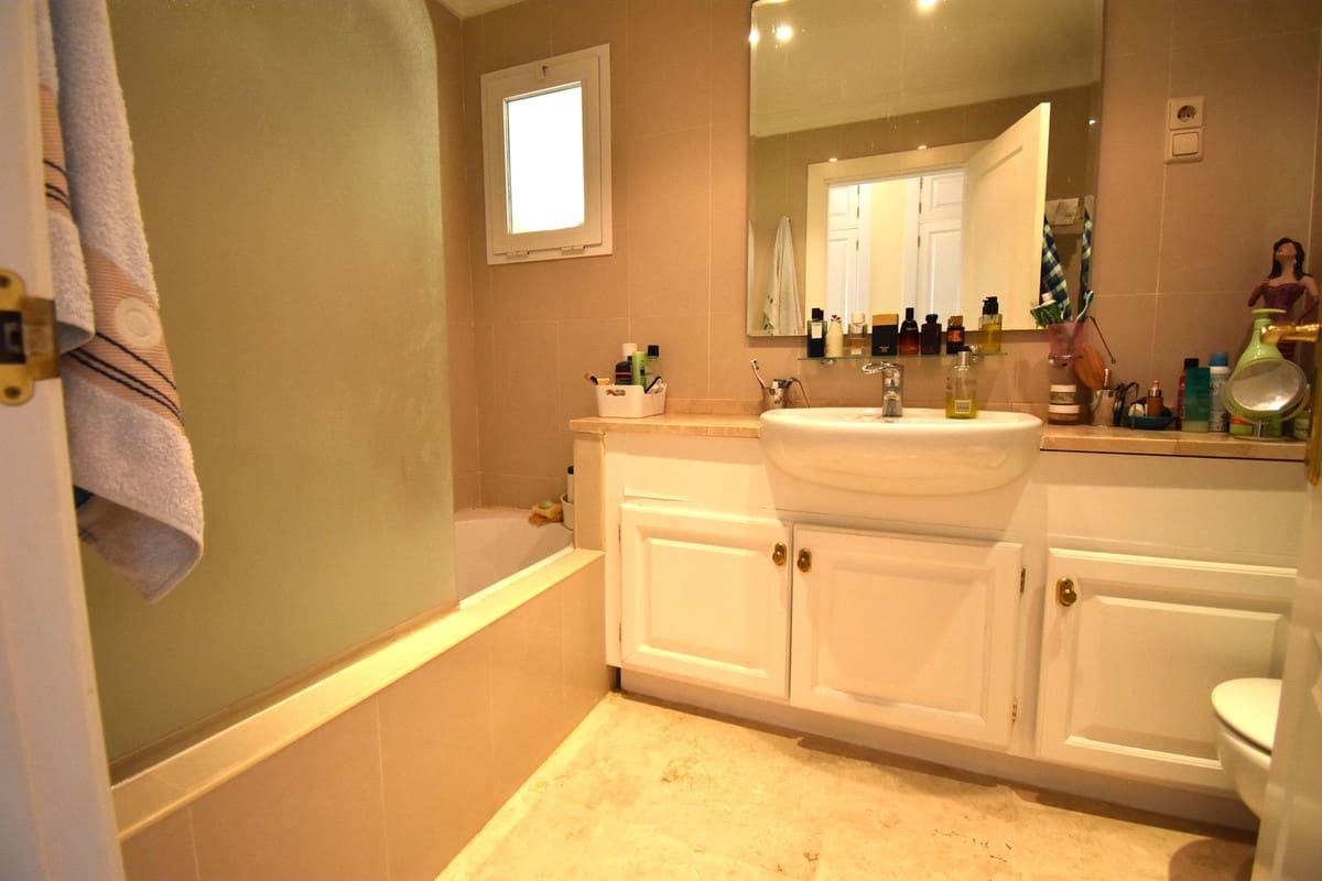 2 makuuhuone Huoneisto myytävänä paikassa La Cala Hills mukana uima-altaan - 359 000 € (Ref: 9666288)