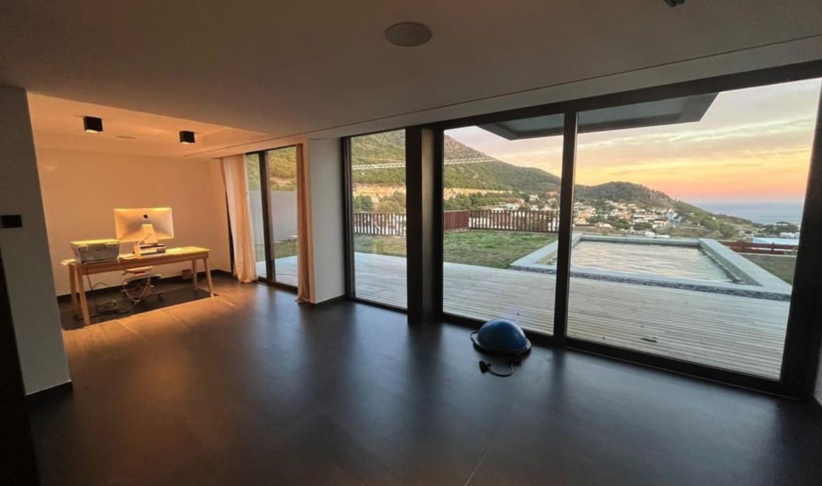 5 bedroom Villa for sale in Mijas with pool garage - € 1,600,000 (Ref: 9666307)