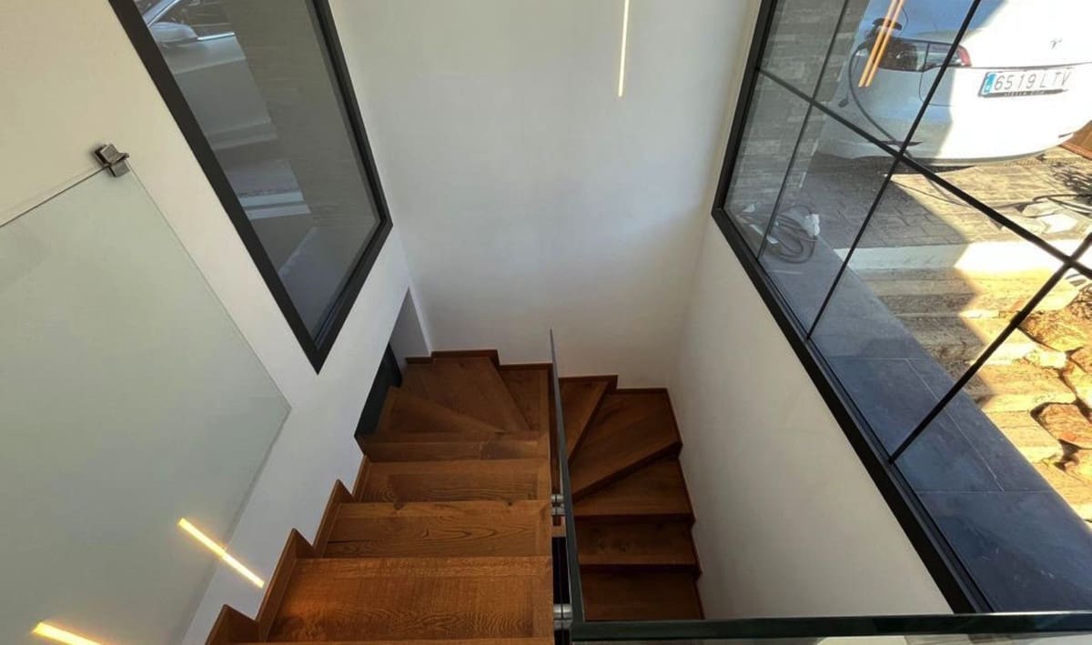 5 bedroom Villa for sale in Mijas with pool garage - € 1,600,000 (Ref: 9666307)