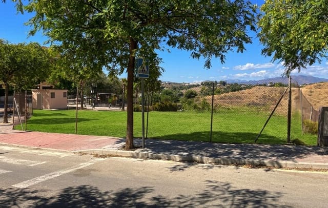 Bauplatz zu verkaufen in Zona Puerto Deportivo, Fuengirola - 350.000 € (Ref: 9670666)