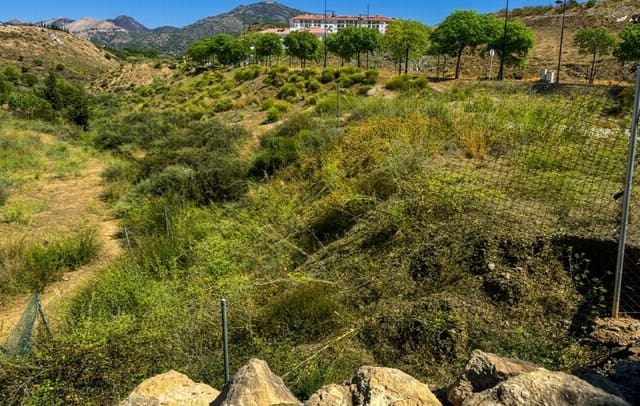 Bauplatz zu verkaufen in Zona Puerto Deportivo, Fuengirola - 350.000 € (Ref: 9670666)