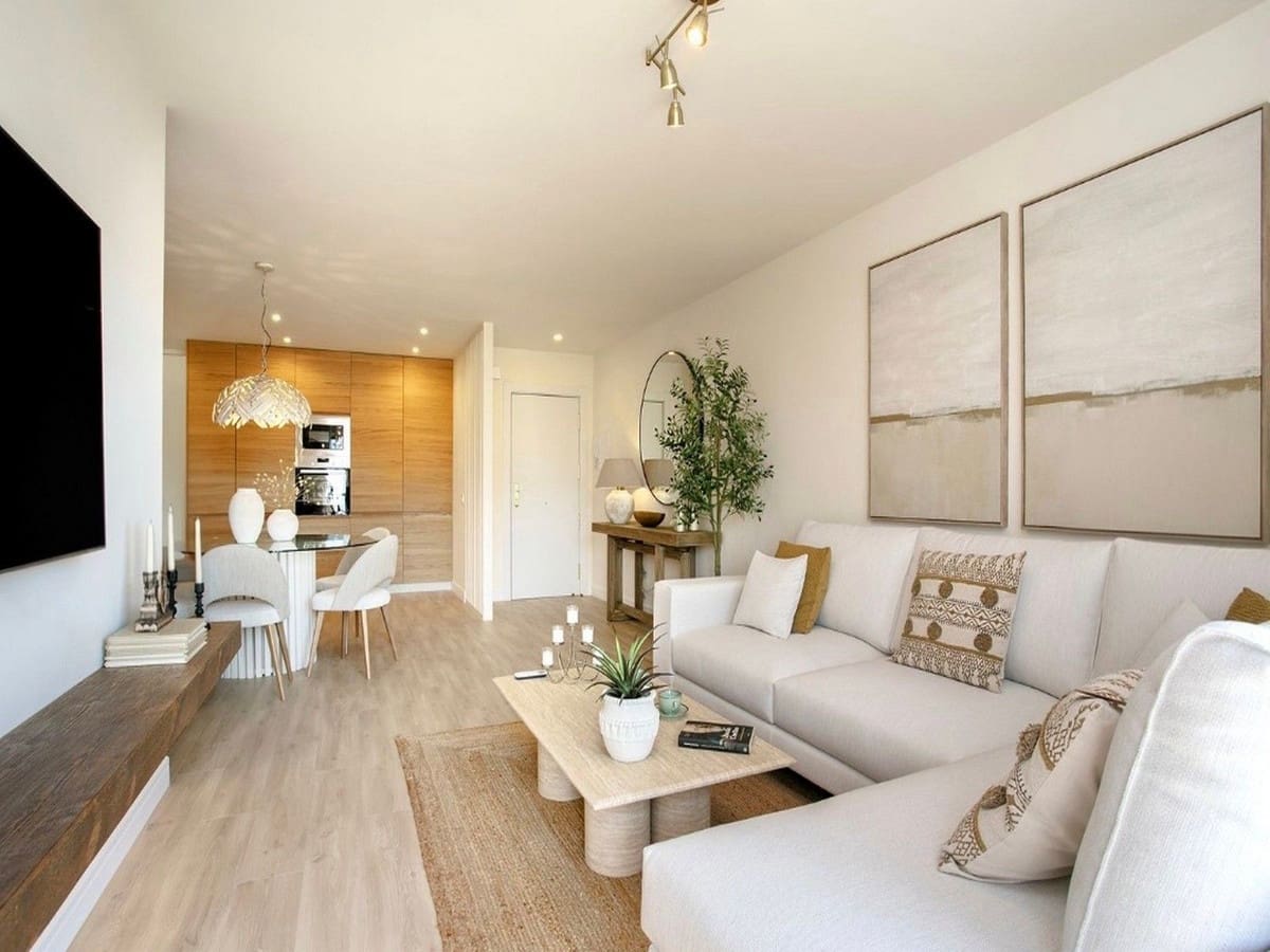 2 bedroom Apartment for sale in Mijas Costa - € 560,000 (Ref: 9670667)