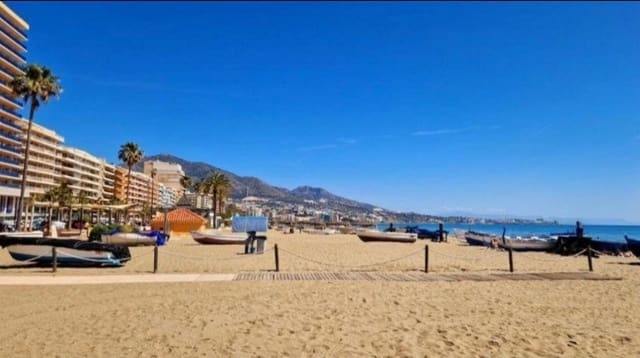 2 bedroom Apartment for sale in Playa de los Boliches, Fuengirola - € 560,000 (Ref: 9670667)
