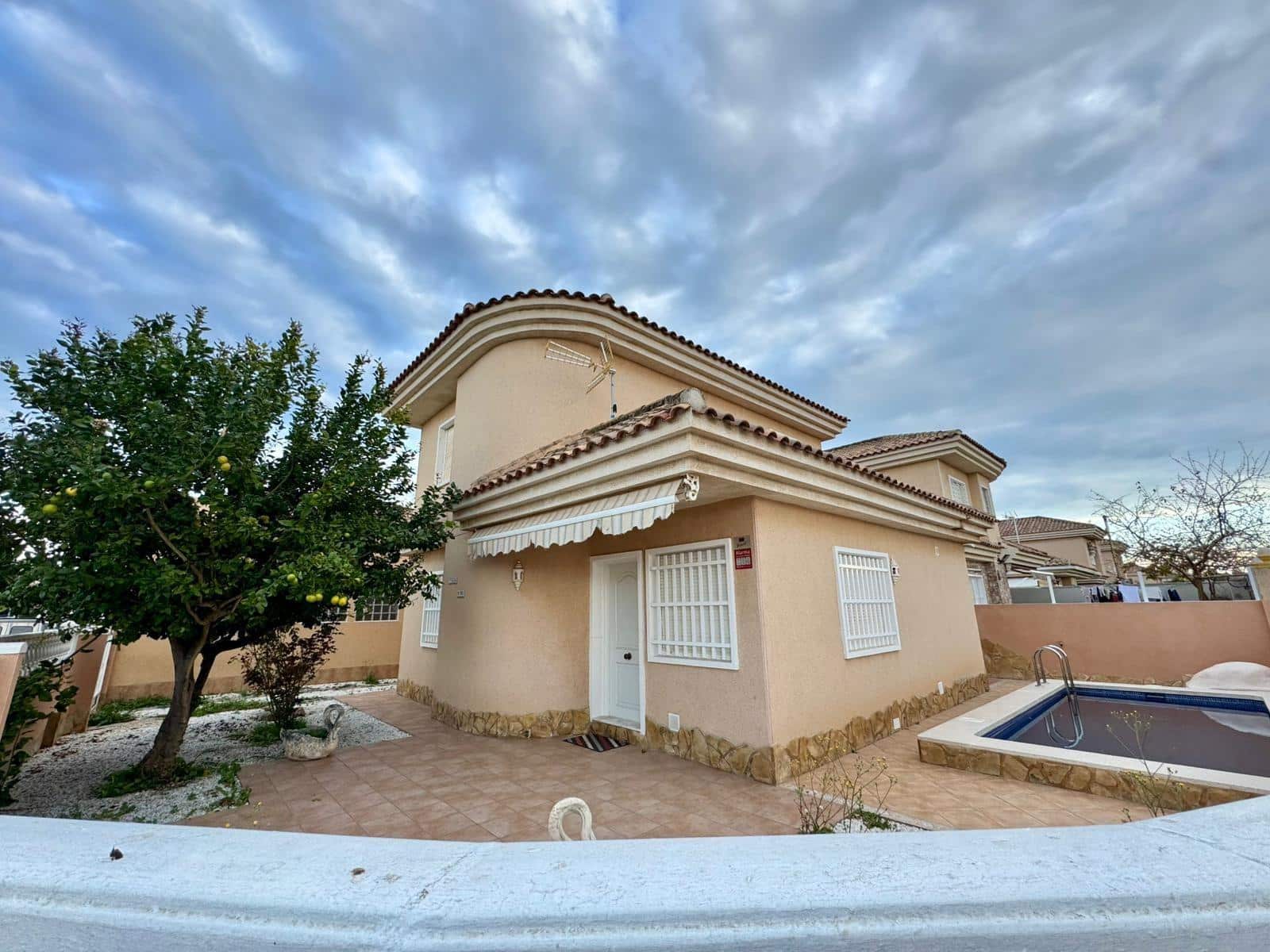3 bedroom Villa for sale in Torrevieja with pool garage - € 330,000 (Ref: 9670683)