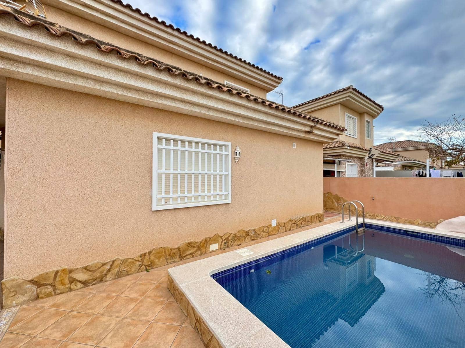 3 bedroom Villa for sale in Torrevieja with pool garage - € 320,000 (Ref: 9670683)
