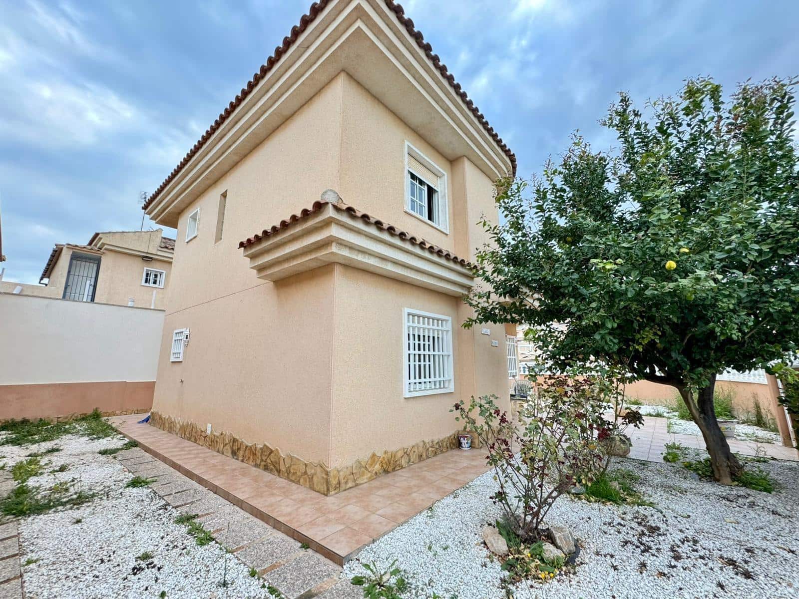 3 bedroom Villa for sale in Torrevieja with pool garage - € 320,000 (Ref: 9670683)