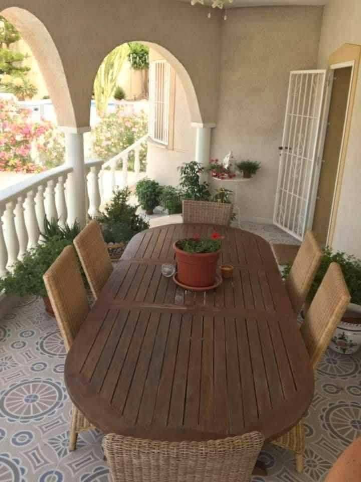 7 bedroom Villa for sale in Rojales with pool - € 525,000 (Ref: 9670692)