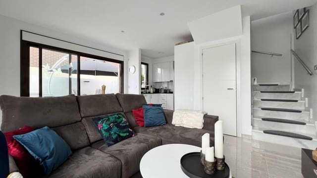 3 Zimmer Haus zu verkaufen in Cabo Roig, Orihuela mit Pool - 299.000 € (Ref: 9670696)