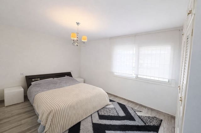 Casa de 3 habitaciones en Zona Calvario, Estepona en venta - 698.000 € (Ref: 9670699)