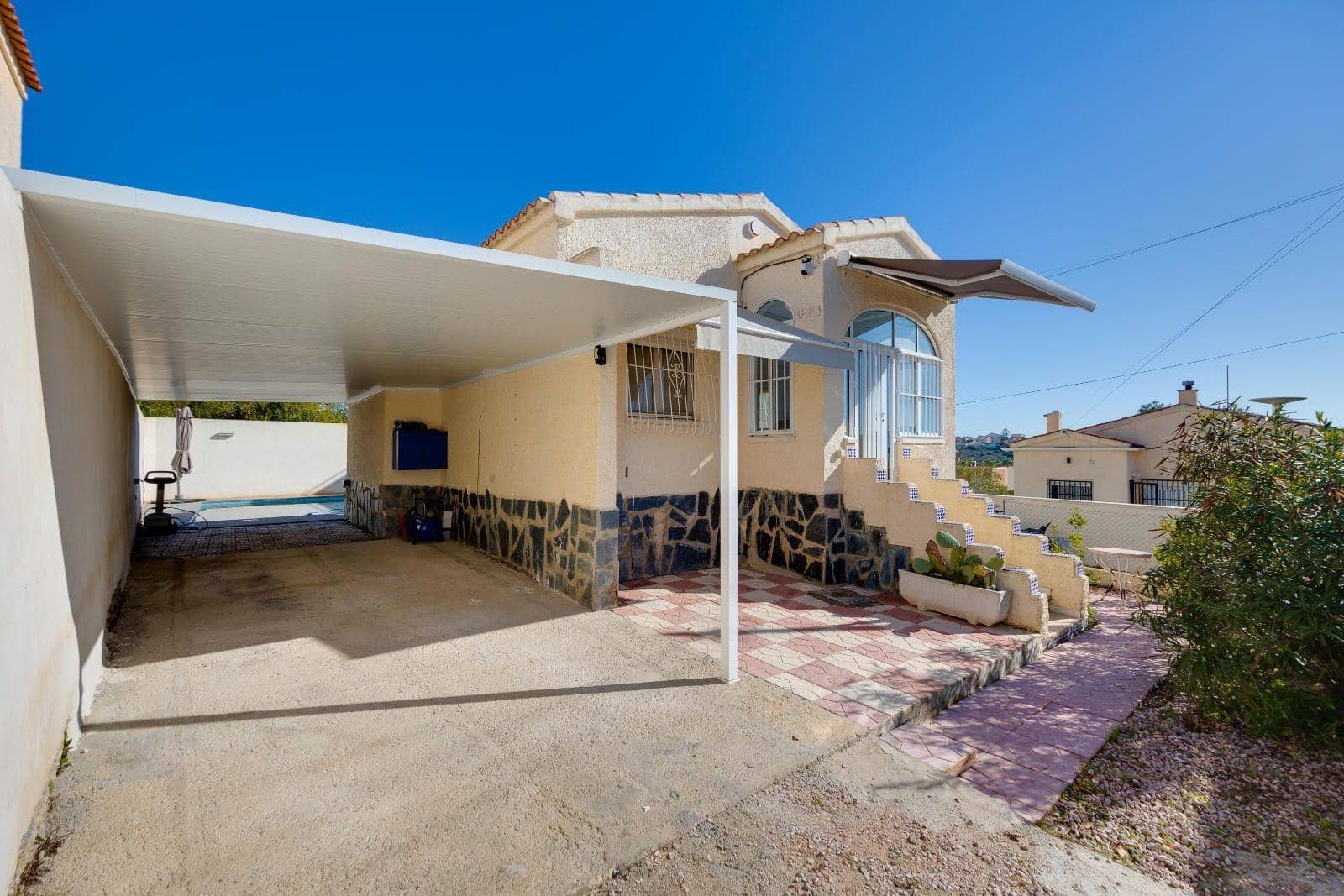 Chalet de 2 habitaciones en San Fulgencio en venta con piscina - 239.969 € (Ref: 9674050)