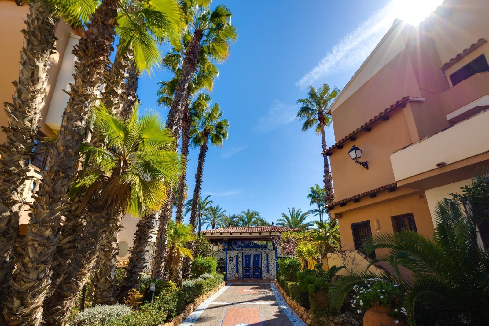 2 bedroom Apartment for sale in Torrevieja with pool - € 310,000 (Ref: 9674051)