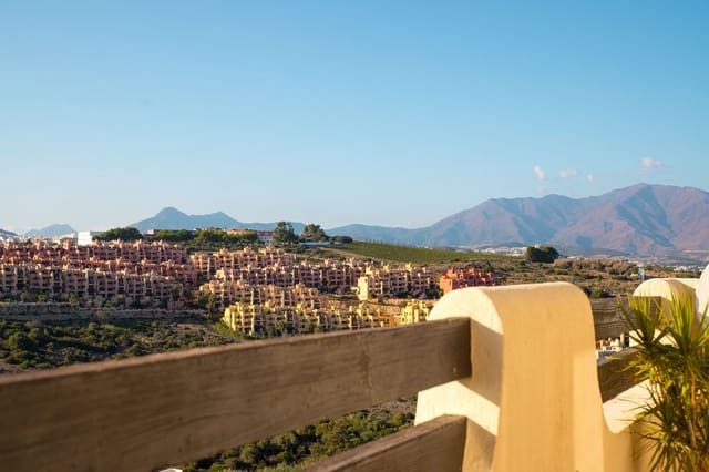 2 soveværelse Lejlighed til salg i La Duquesa / Puerto de la Duquesa, Manilva - € 250.000 (Ref: 9674052)