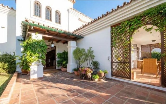 5 chambre Villa/Maison à vendre à Mijas Golf, Mijas avec piscine - 1 150 000 € (Ref: 9674053)