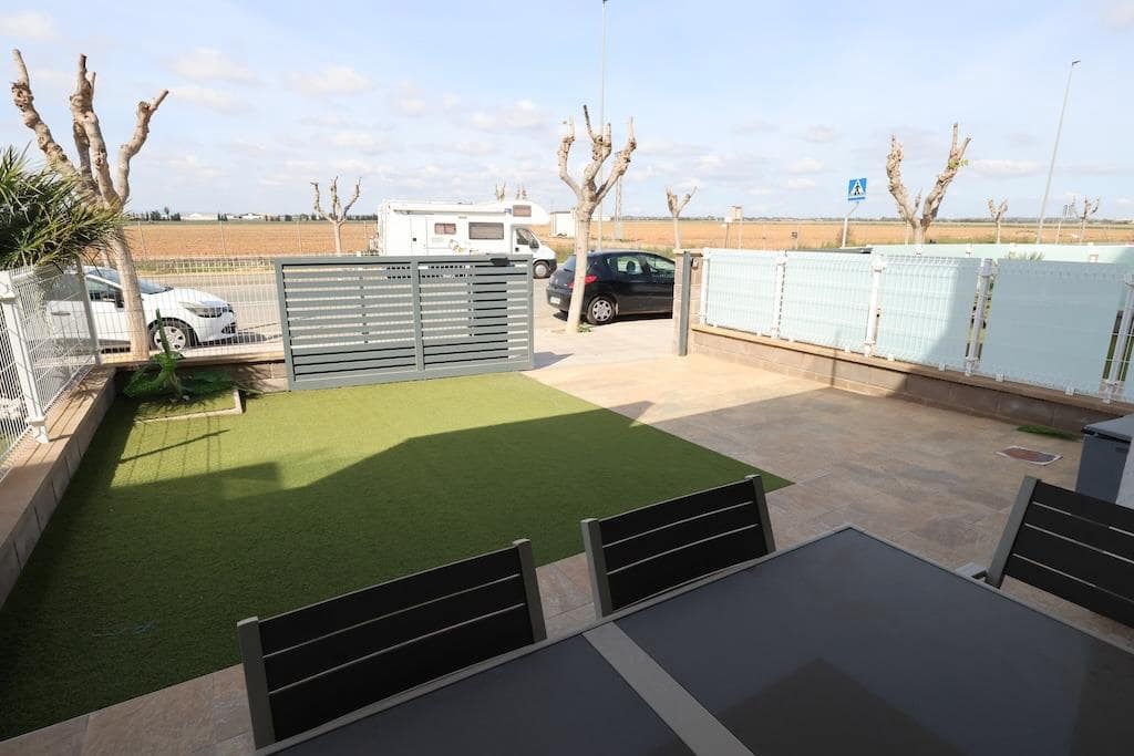 2 soveværelse Bungalow til salg i Pilar de la Horadada med swimmingpool garage - € 212.000 (Ref: 9677094)