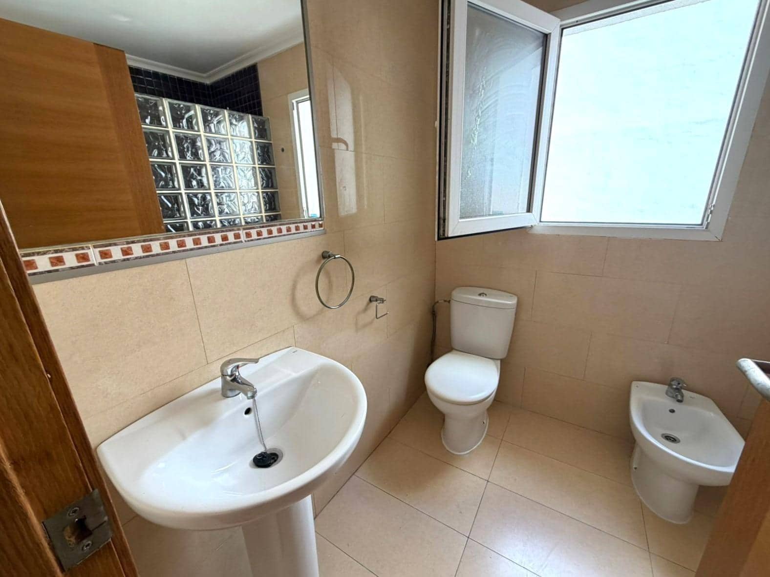 4 Zimmer Apartment zu verkaufen in Torrevieja - 145.900 € (Ref: 9677102)