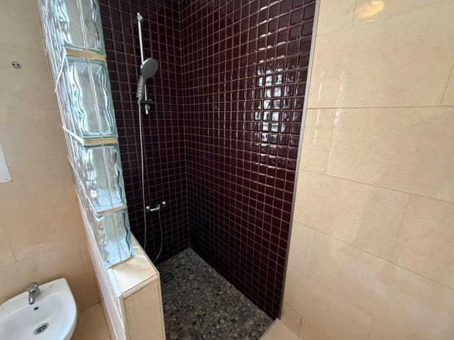 4 sovrum Lägenhet till salu i Las Piscinas Naturales, Torrevieja - 145 900 € (Ref: 9677102)