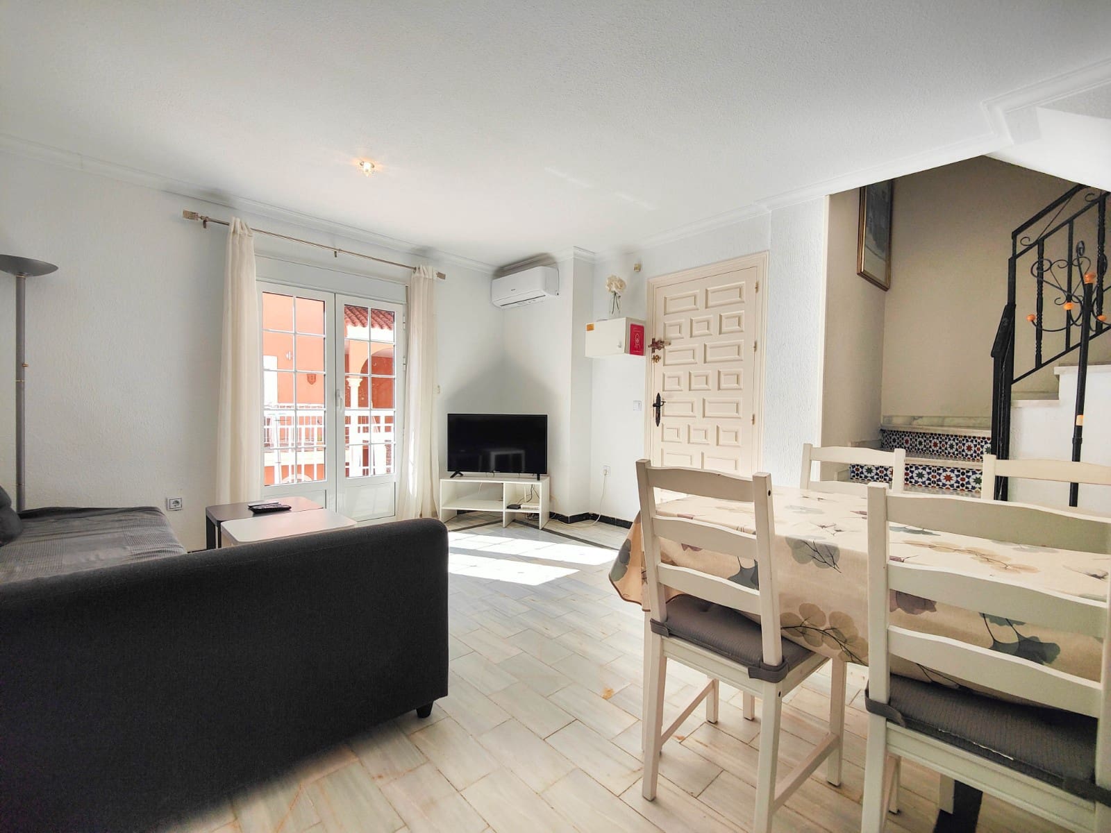 2 sypialnia Penthouse na sprzedaż w Torrevieja z basenem - 215 000 € (Ref: 9682435)