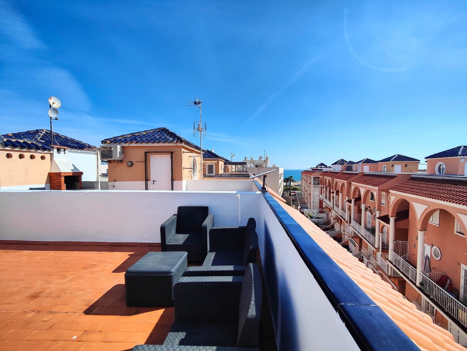 2 sypialnia Penthouse na sprzedaż w Torrevieja z basenem - 215 000 € (Ref: 9682435)