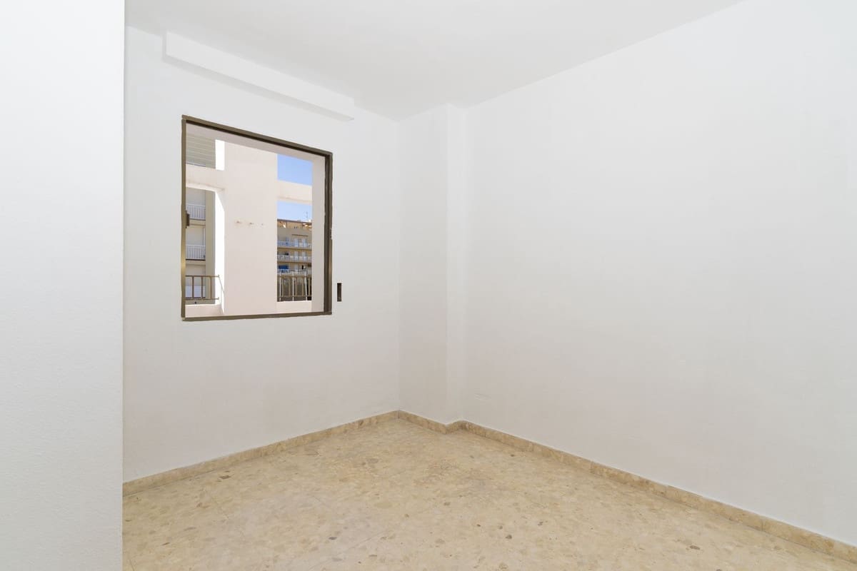 4 soveværelse Lejlighed til salg i San Luis de Sabinillas med garage - € 329.000 (Ref: 9682439)