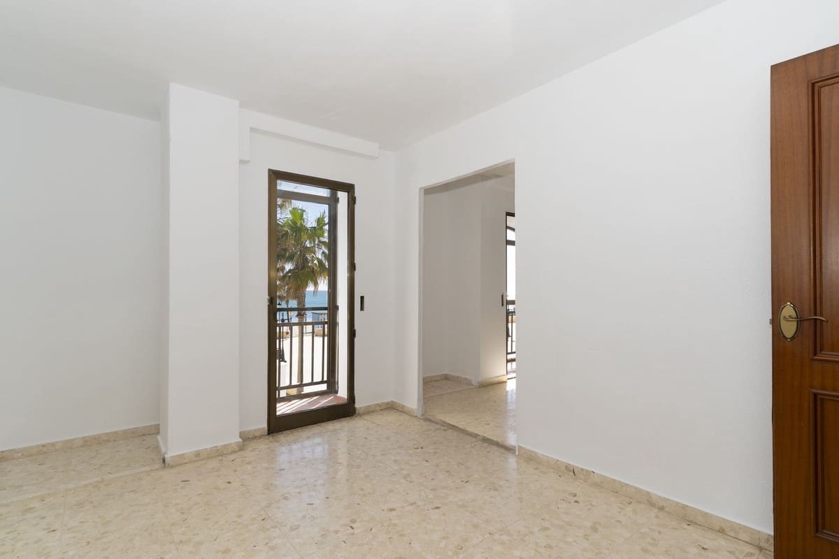 4 chambre Appartement à vendre à San Luis de Sabinillas avec garage - 315 000 € (Ref: 9682439)