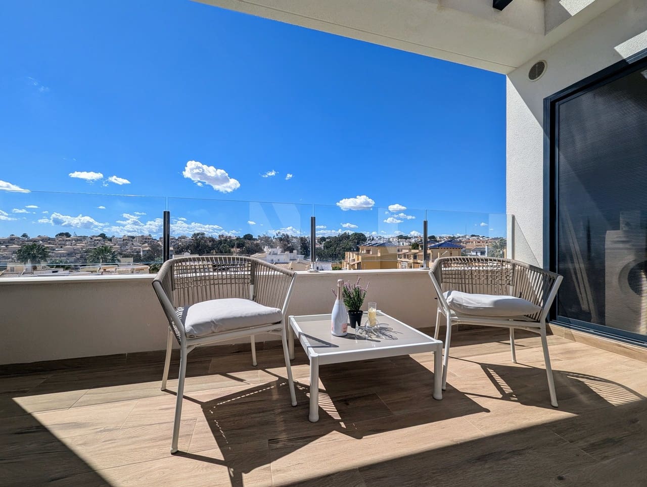 2 sypialnia Penthouse na sprzedaż w Villamartin z garażem - 299 000 € (Ref: 9683455)
