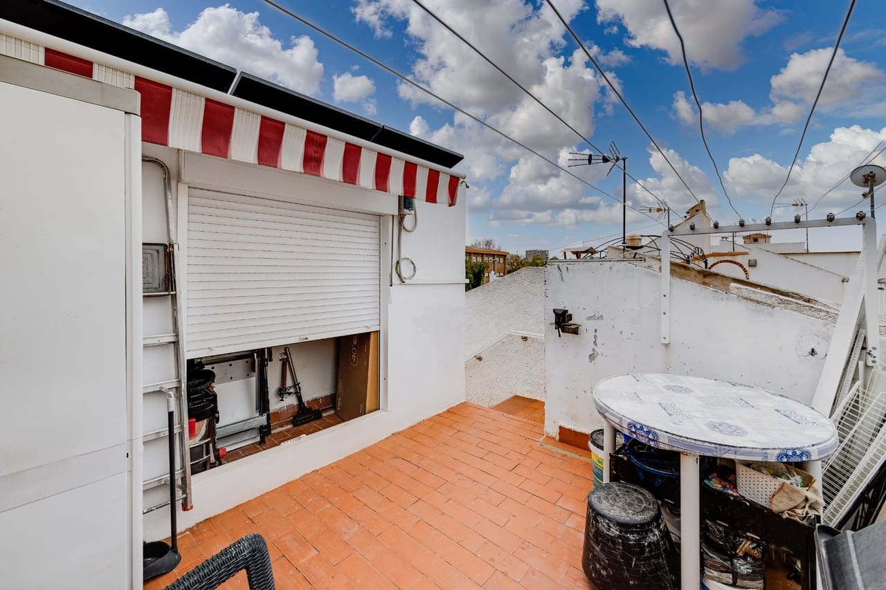 3 soveværelse Byhus til salg i Torrevieja med garage - € 249.900 (Ref: 9686278)