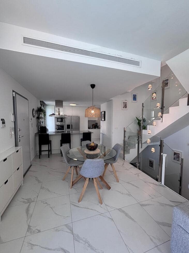 Chalet de 5 habitaciones en Villamartin en venta con piscina garaje - 595.000 € (Ref: 9686281)