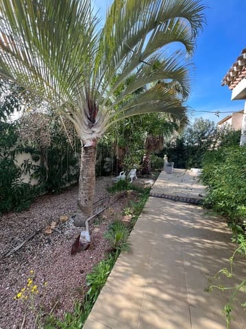 3 slaapkamer Villa te koop in La Zenia, Orihuela met zwembad garage - € 540.000 (Ref: 9686283)
