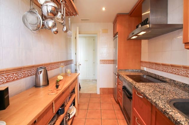 2 slaapkamer Appartement te koop in Elviria, Marbella - € 335.000 (Ref: 9686285)