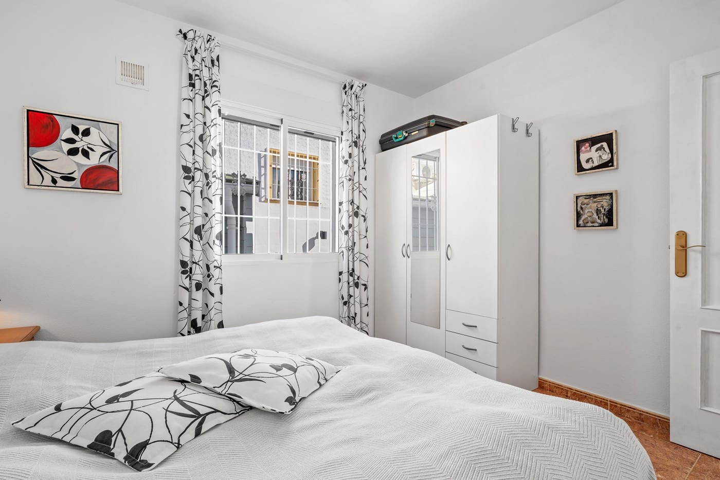 3 soverom Rekkehus til salgs i La Marina med svømmebasseng garasje - € 219 000 (Ref: 9686286)